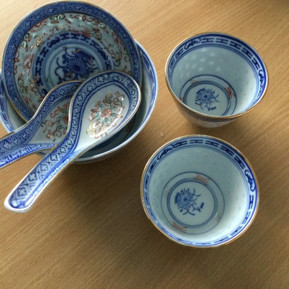 Vintage Chinese porcelain blue & white bowl cups spoons lot of 6 flower pattern - Picture 5 of 7